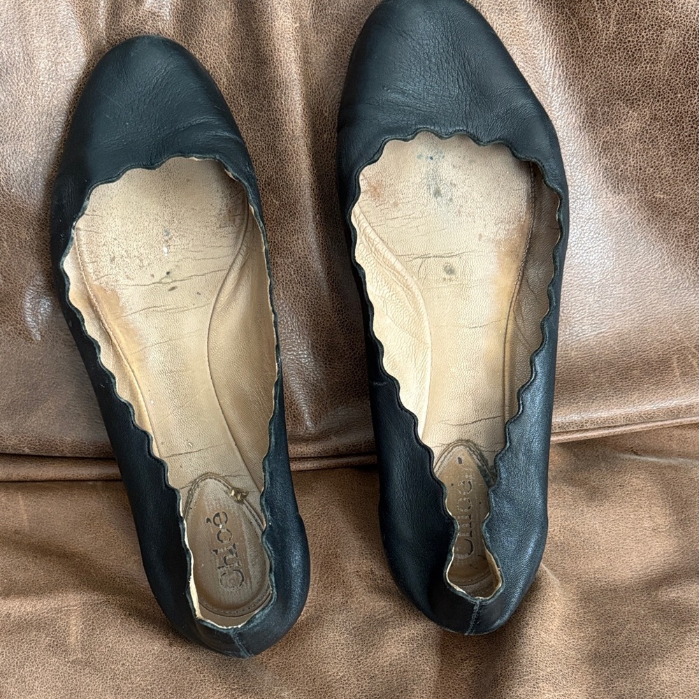 Chloe Black Scalloped Flats